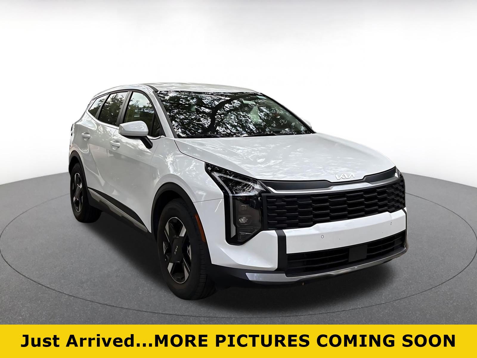 Used 2026 Kia Sportage LX FWD image 1