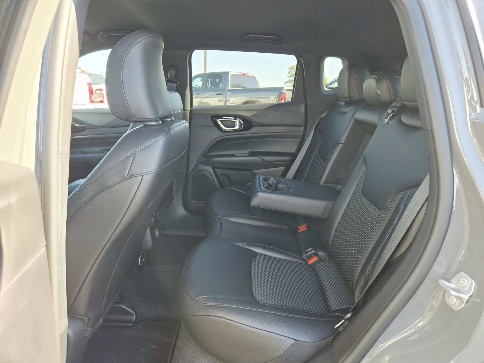 New 2027 Jeep Compass Latitude AWD/4WD image 13