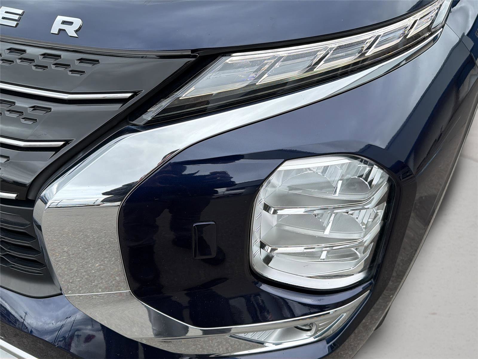 Used 2022 Mitsubishi Outlander SEL AWD/4WD image 32