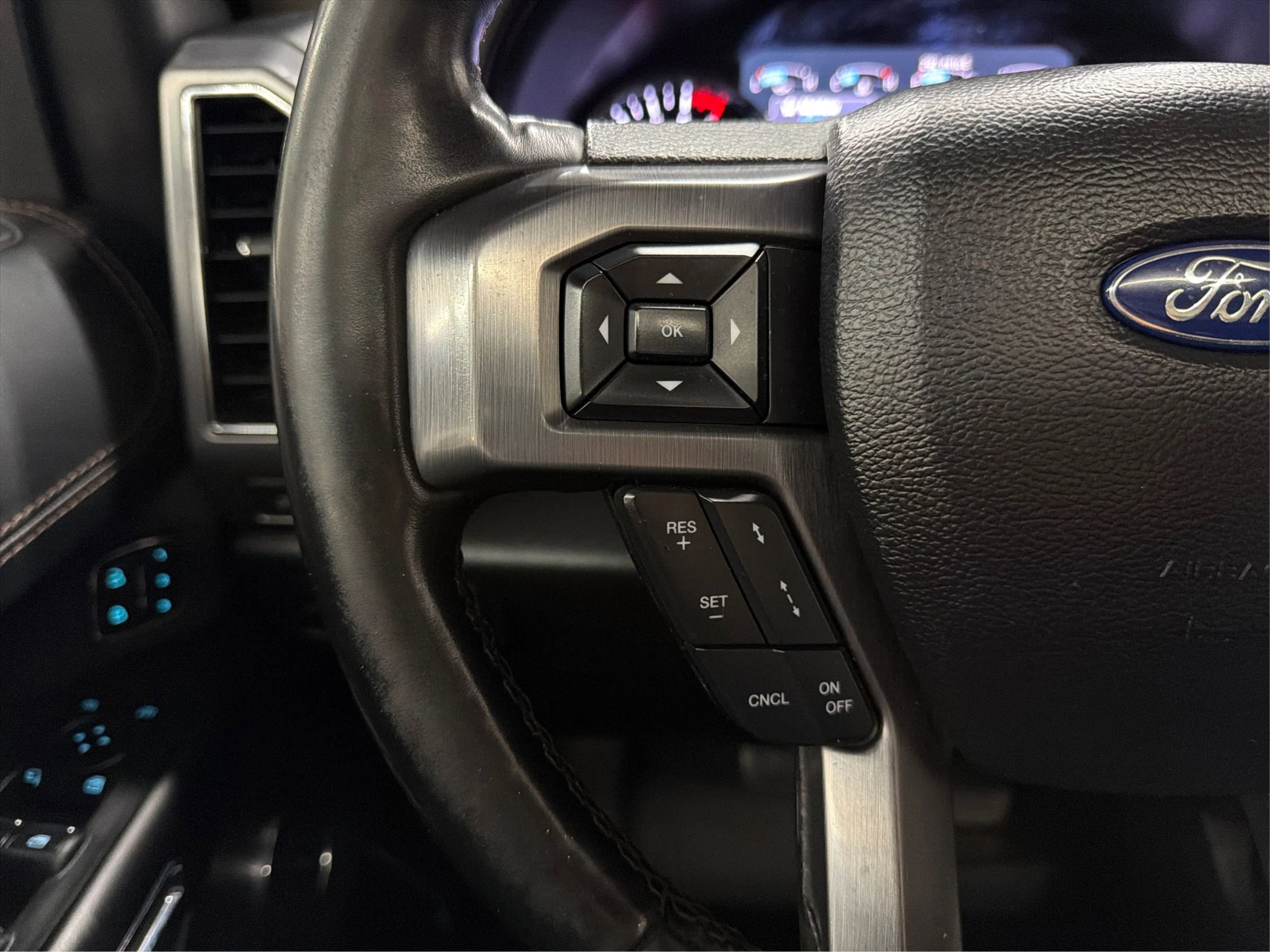 Used 2020 Ford Expedition Max Platinum RWD image 27