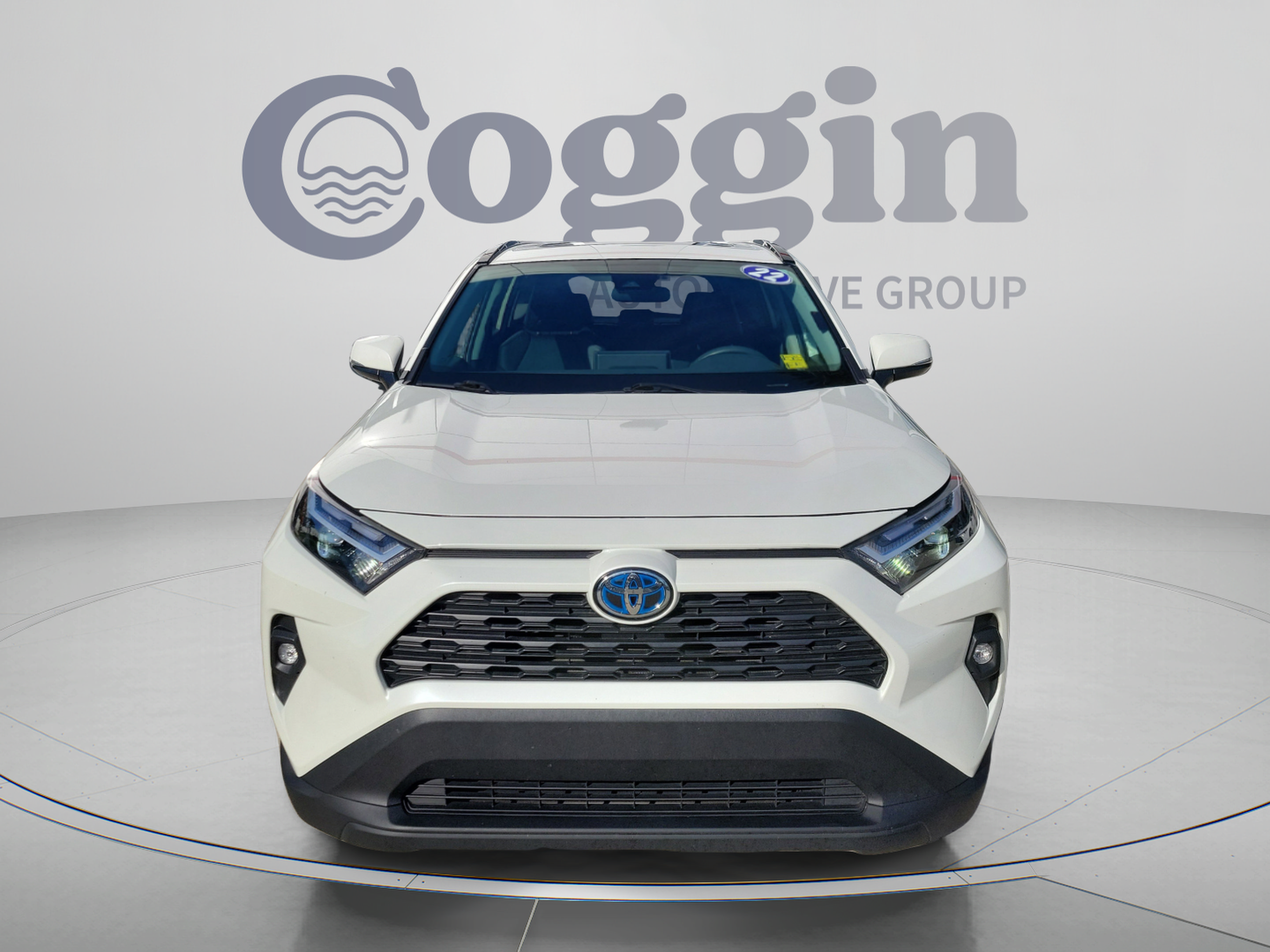 Used 2022 Toyota RAV4 XLE Premium AWD/4WD image 5