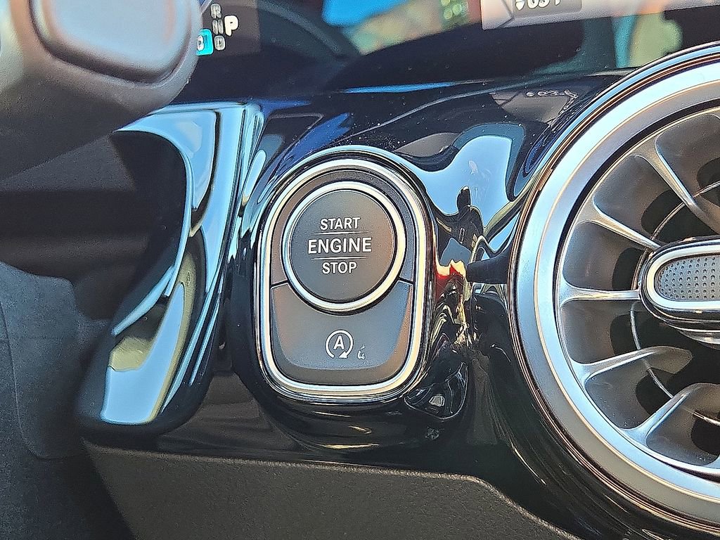 Used 2025 Mercedes-Benz GLA 35 AMG 4MATIC image 30