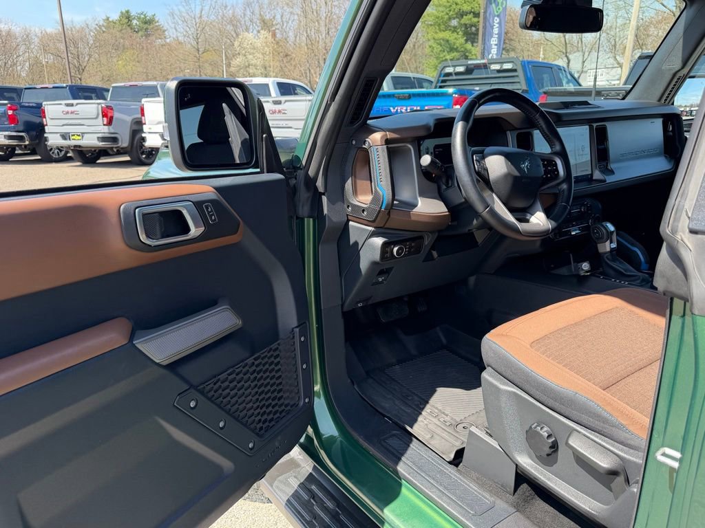 Used 2023 Ford Bronco Outer Banks AWD/4WD image 17