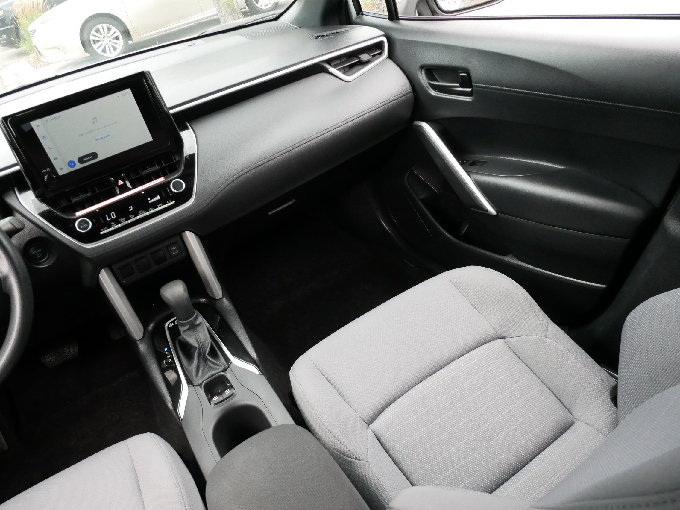 Used 2024 Toyota Corolla Cross AWD Hybrid image 11