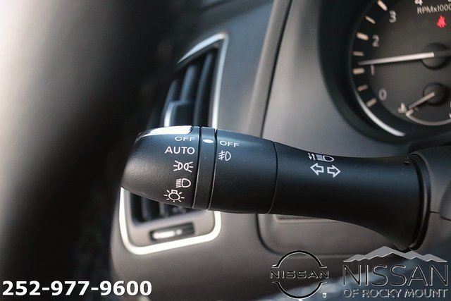 Used 2023 INFINITI Q50 Luxe w/ Cargo Package image 24