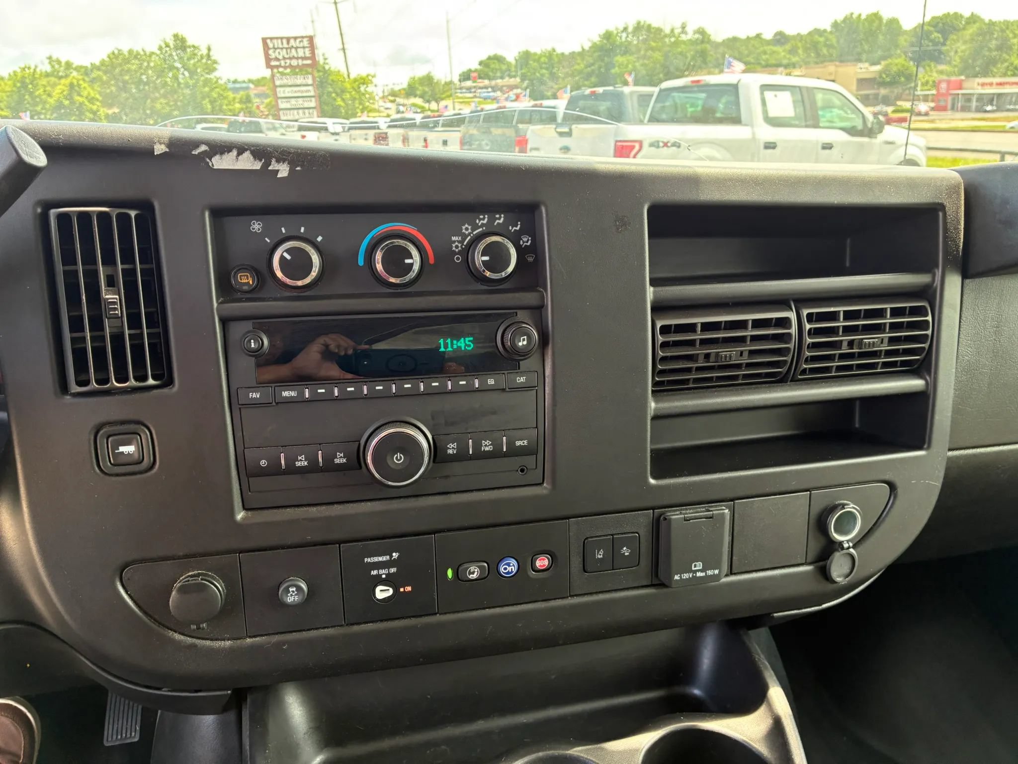 Used 2022 Chevrolet Express 2500 w/ Driver Convenience Package RWD image 15