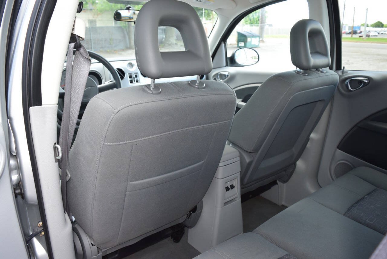 Used 2006 Chrysler PT Cruiser Touring FWD image 38