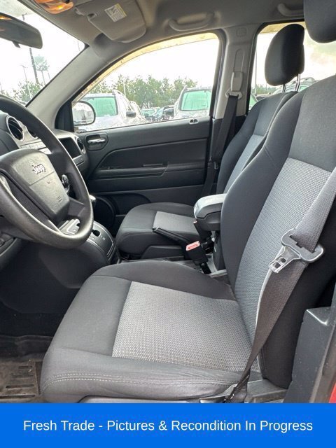 Used 2010 Jeep Compass Sport AWD/4WD image 10