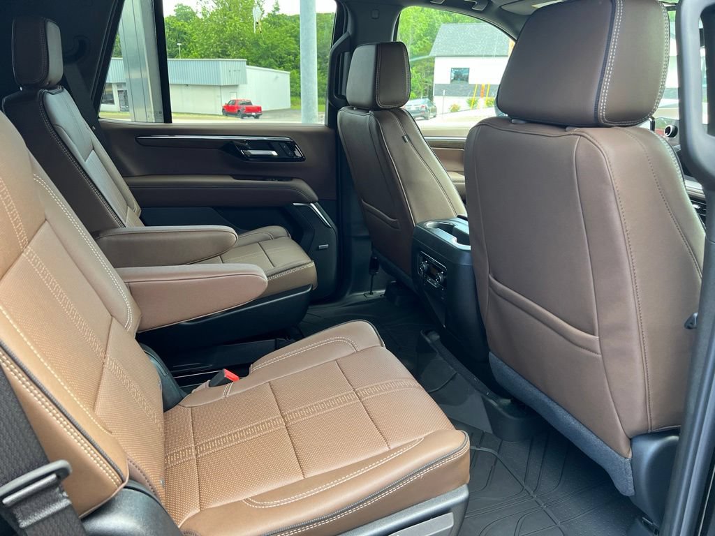 New 2026 Chevrolet Tahoe High Country w/ Sun And Tow Package AWD/4WD image 9