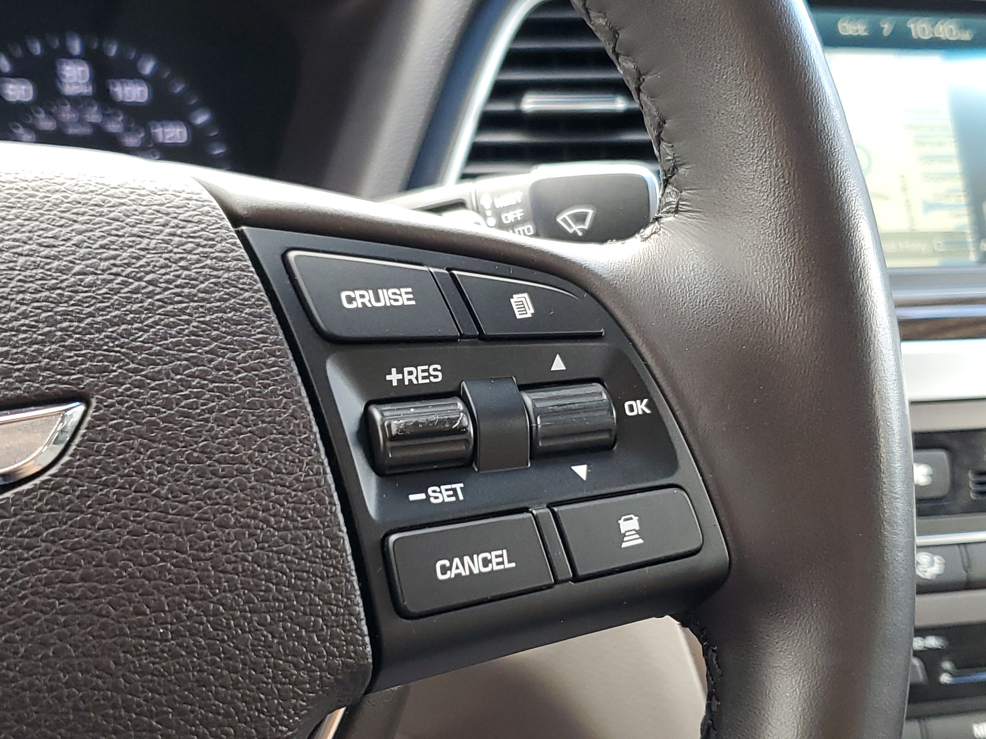 Used 2018 Genesis G80 3.8 RWD image 23