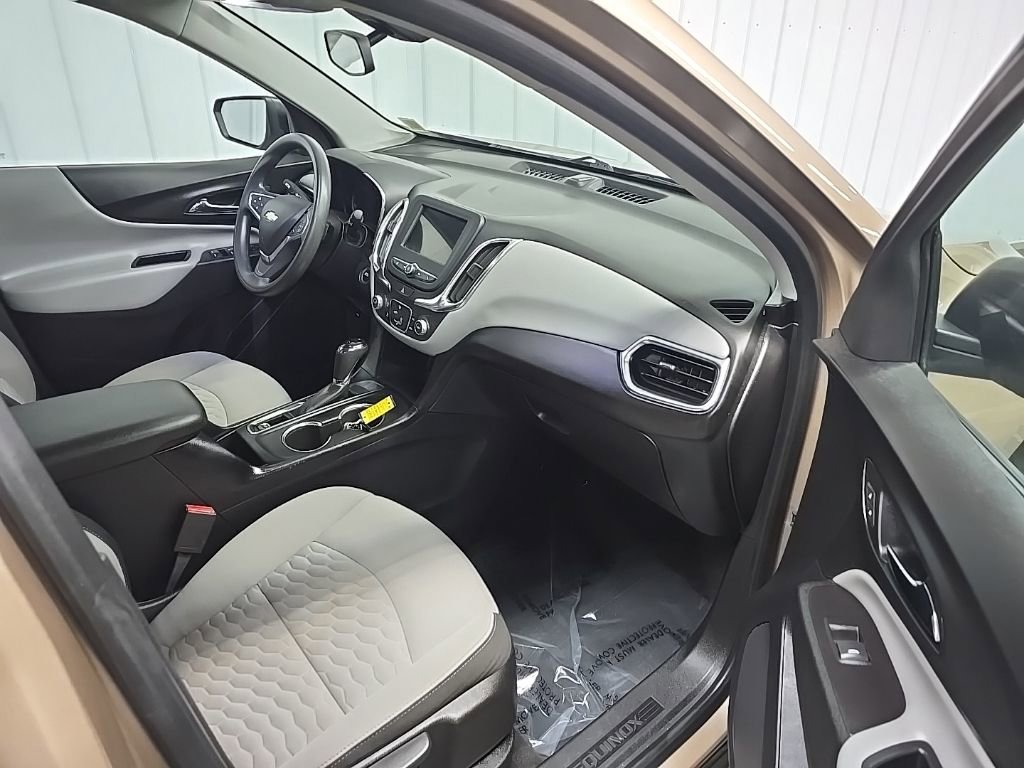 Used 2019 Chevrolet Equinox LS w/ LS Convenience Package image 11