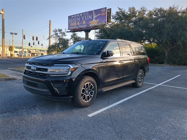 Used 2024 Ford Expedition Max XLT image 1