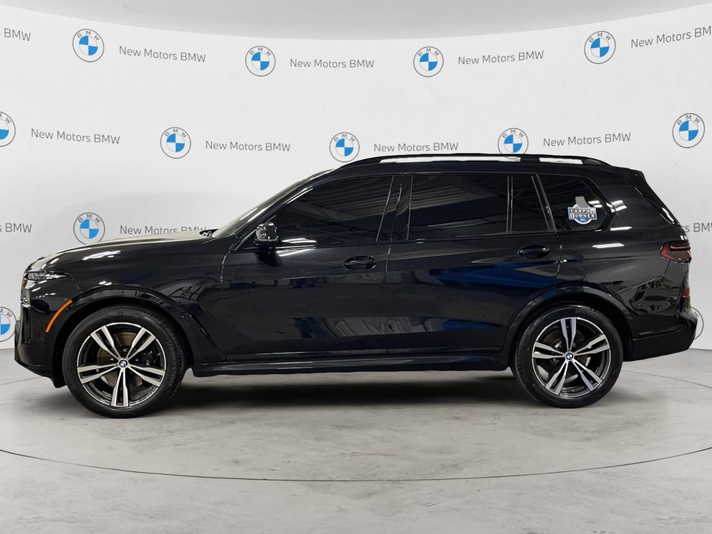 Used 2025 BMW X7 xDrive40i w/ M Sport Package AWD/4WD image 2