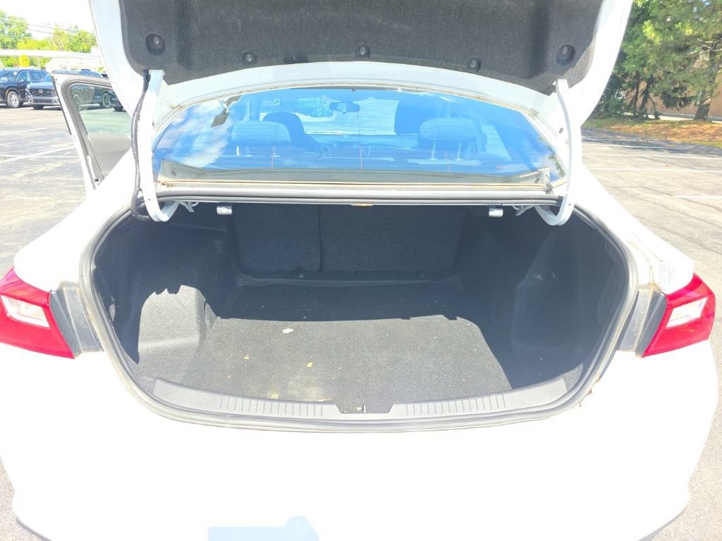 Used 2022 Chevrolet Malibu LS FWD image 25