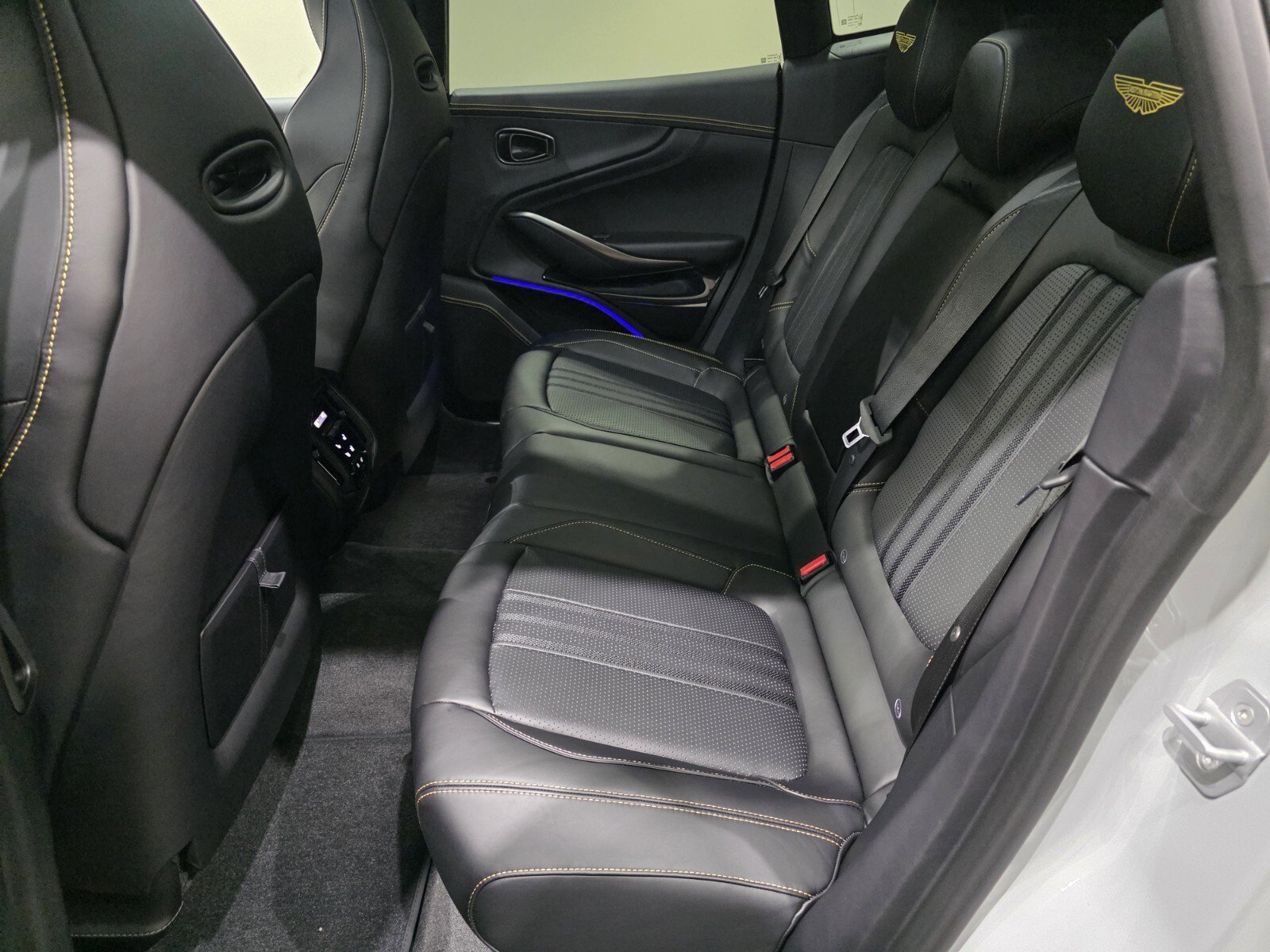 New 2026 Aston Martin DBX 707 image 18