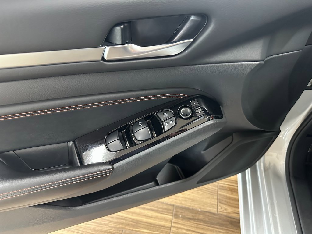 Used 2023 Nissan Altima 2.5 SR image 10