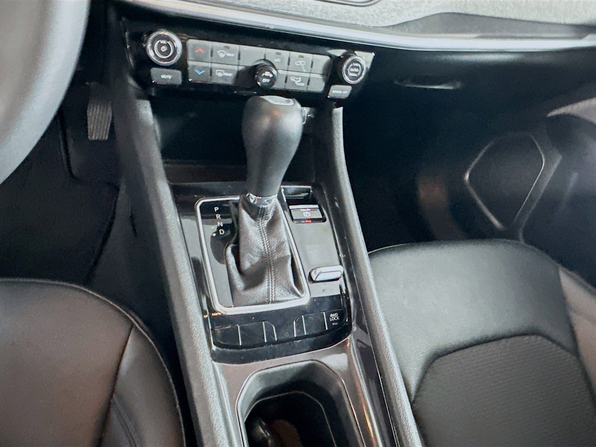 Used 2025 Jeep Compass Latitude image 24