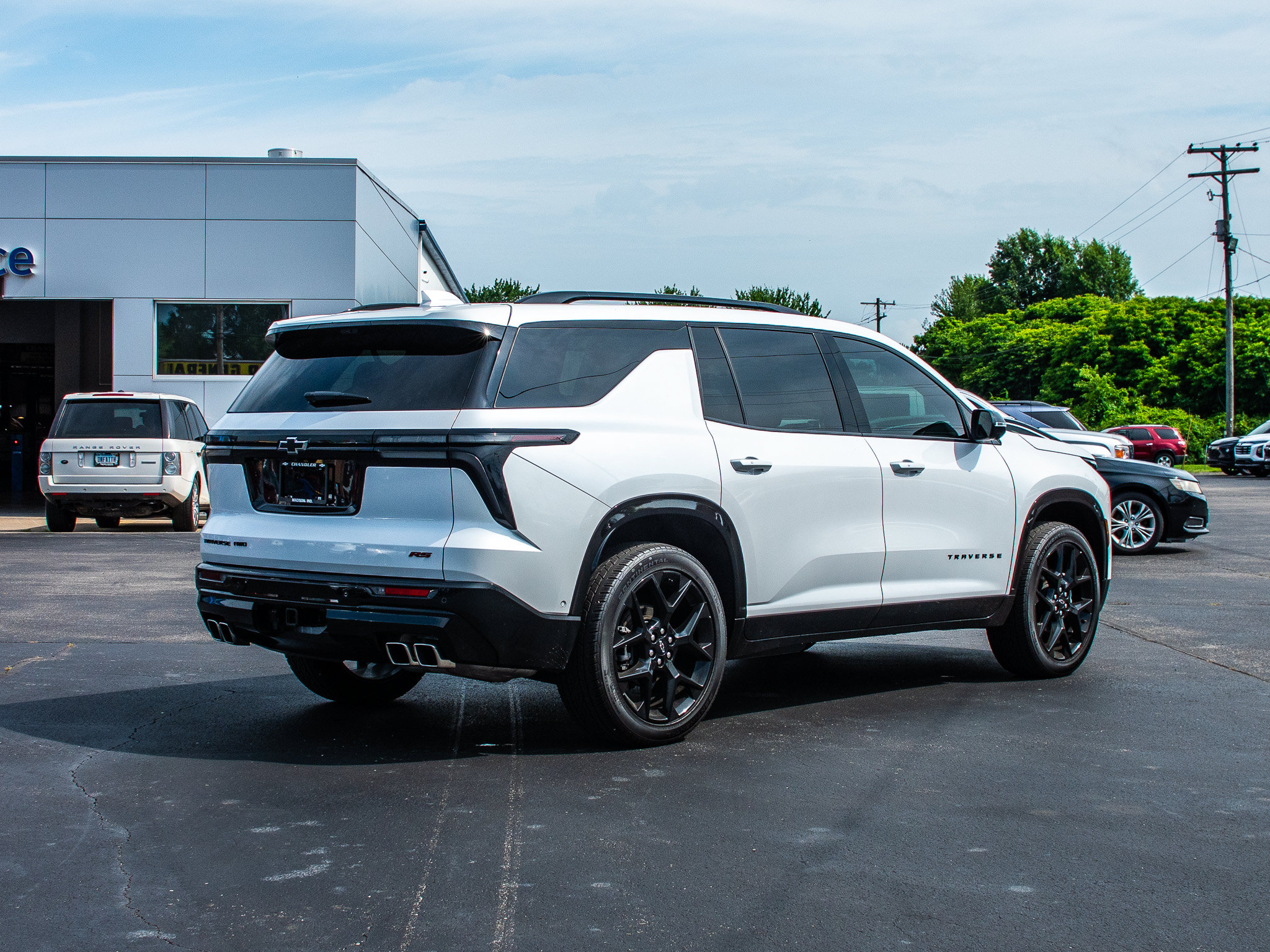 Used 2024 Chevrolet Traverse RS w/ LPO, Floor Liner Package AWD/4WD image 9