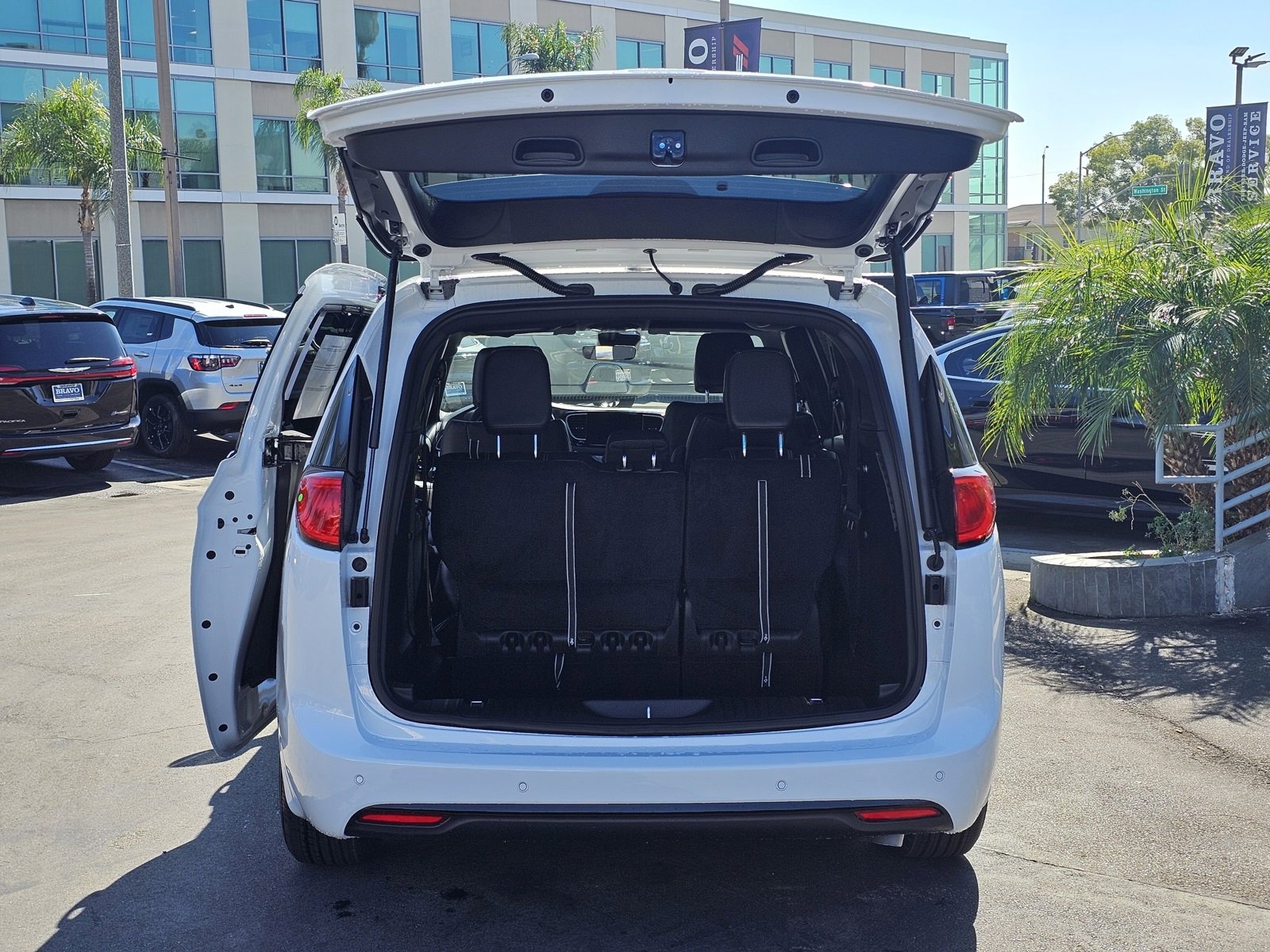 New 2026 Chrysler Voyager LX image 8