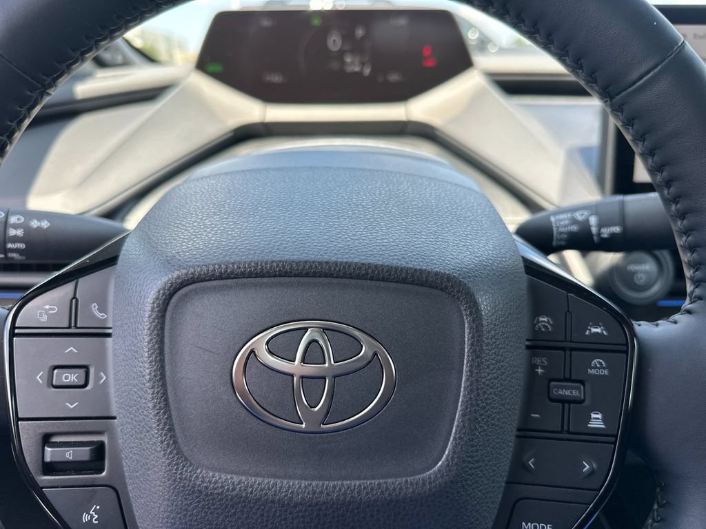 Used 2025 Toyota Prius Limited FWD image 23