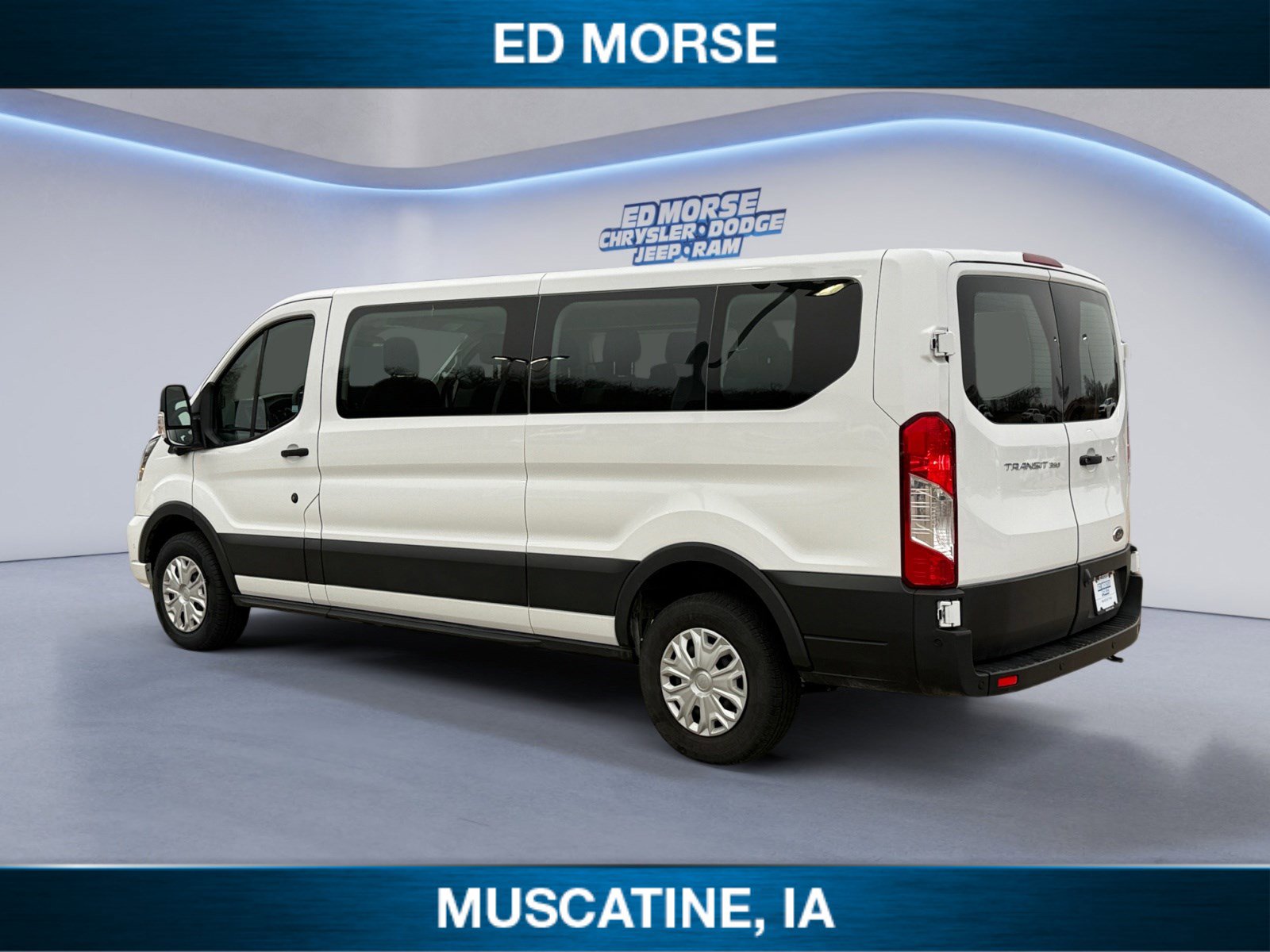 Used 2023 Ford Transit 350 XLT image 3