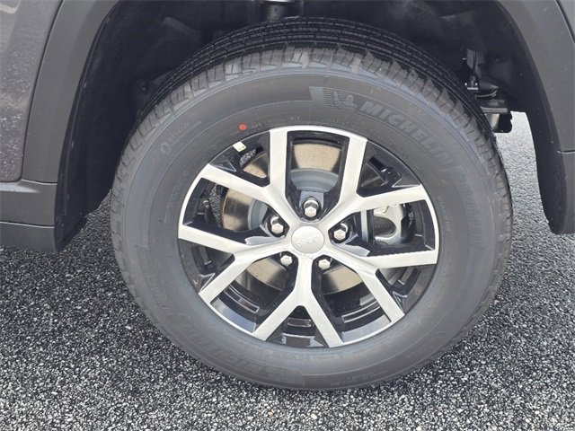 New 2025 Jeep Grand Cherokee L Limited image 7