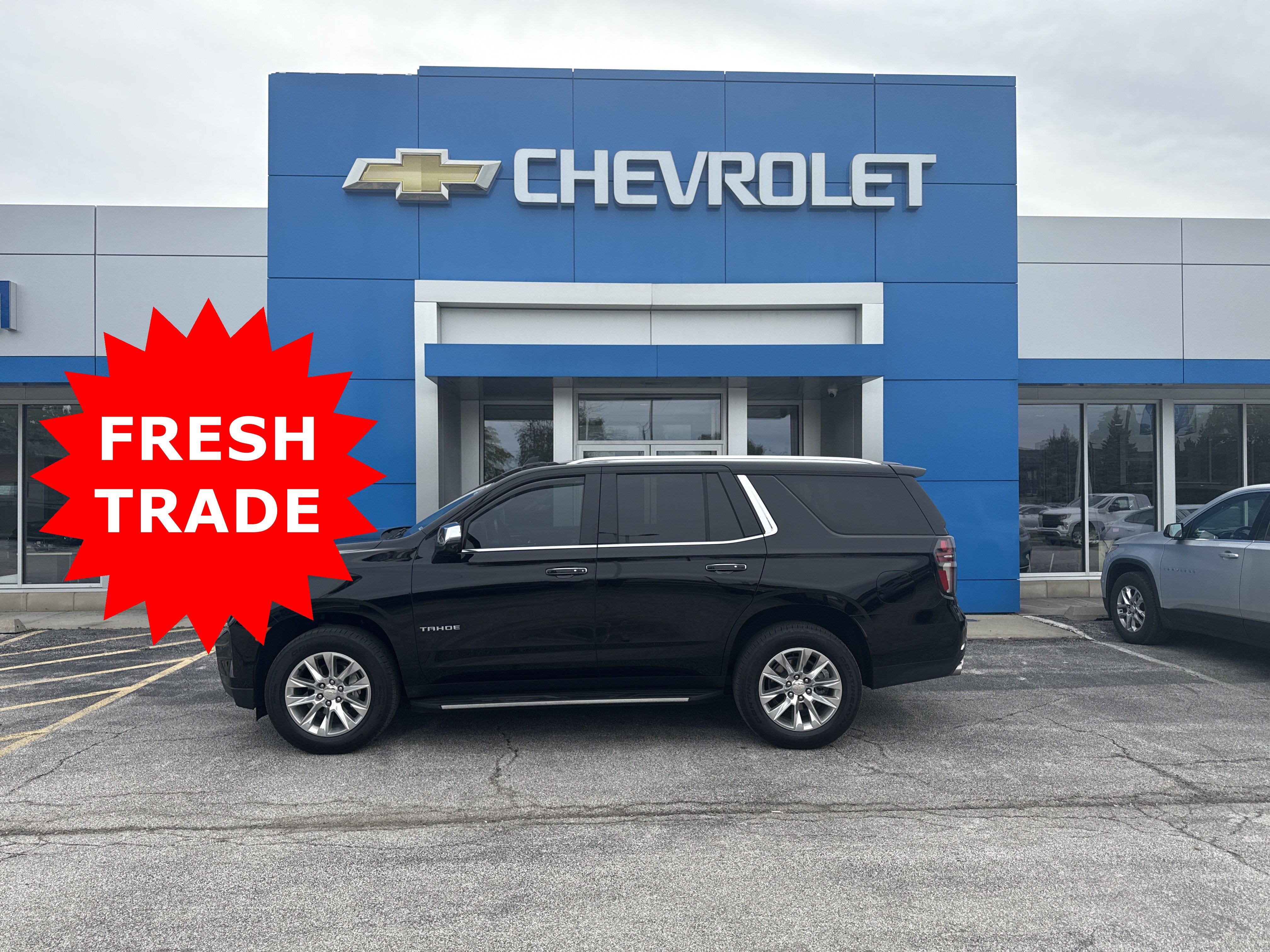 Used 2024 Chevrolet Tahoe Premier AWD/4WD image 2