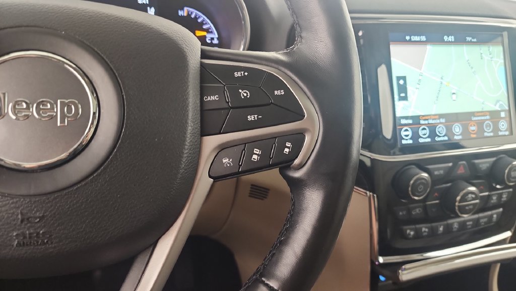 Used 2020 Jeep Grand Cherokee Limited AWD/4WD image 19