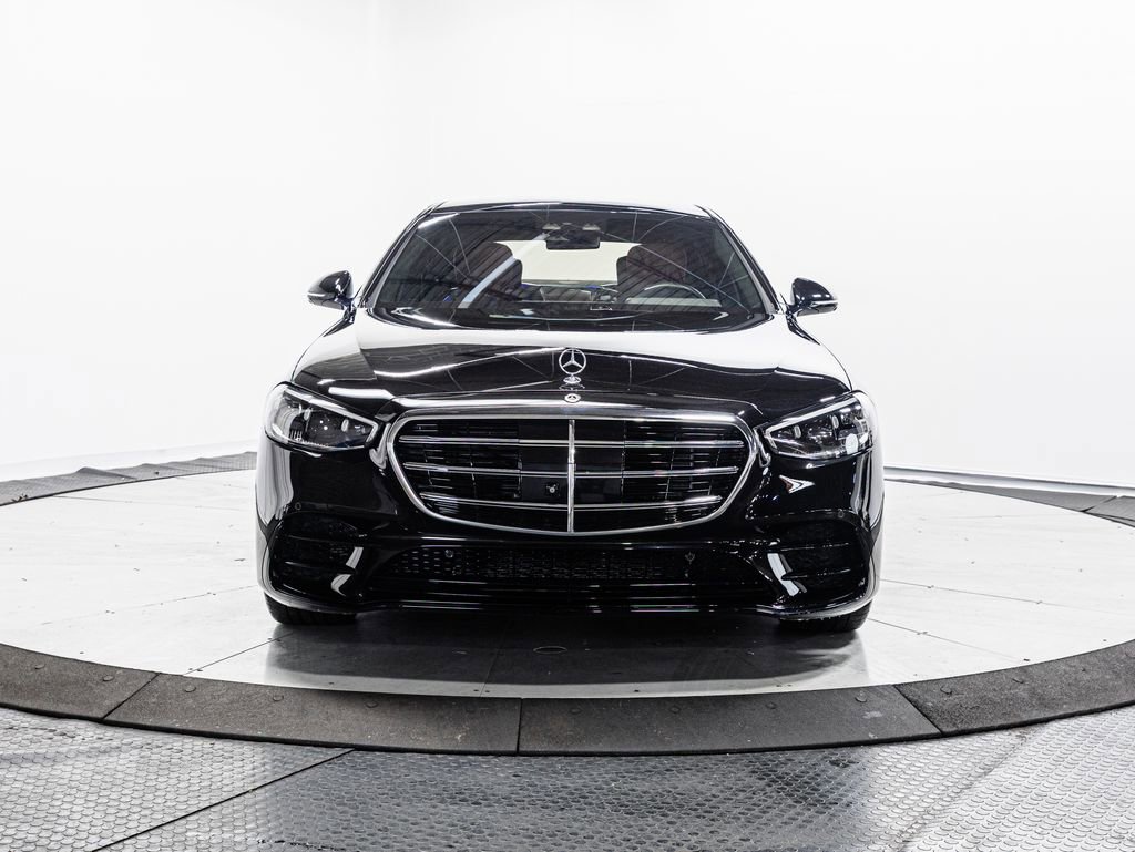 Used 2022 Mercedes-Benz S 580 4MATIC Sedan image 2