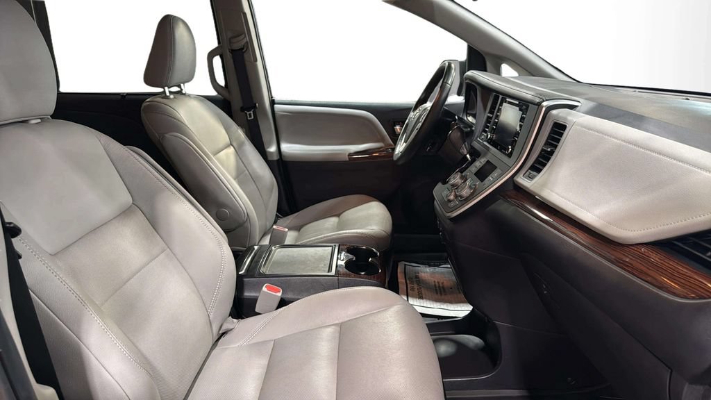 Used 2020 Toyota Sienna Limited Premium AWD/4WD image 11