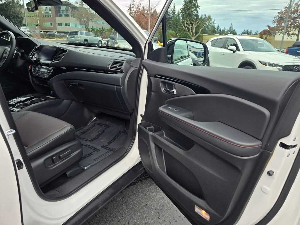 Certified 2023 Honda Ridgeline Black Edition image 13