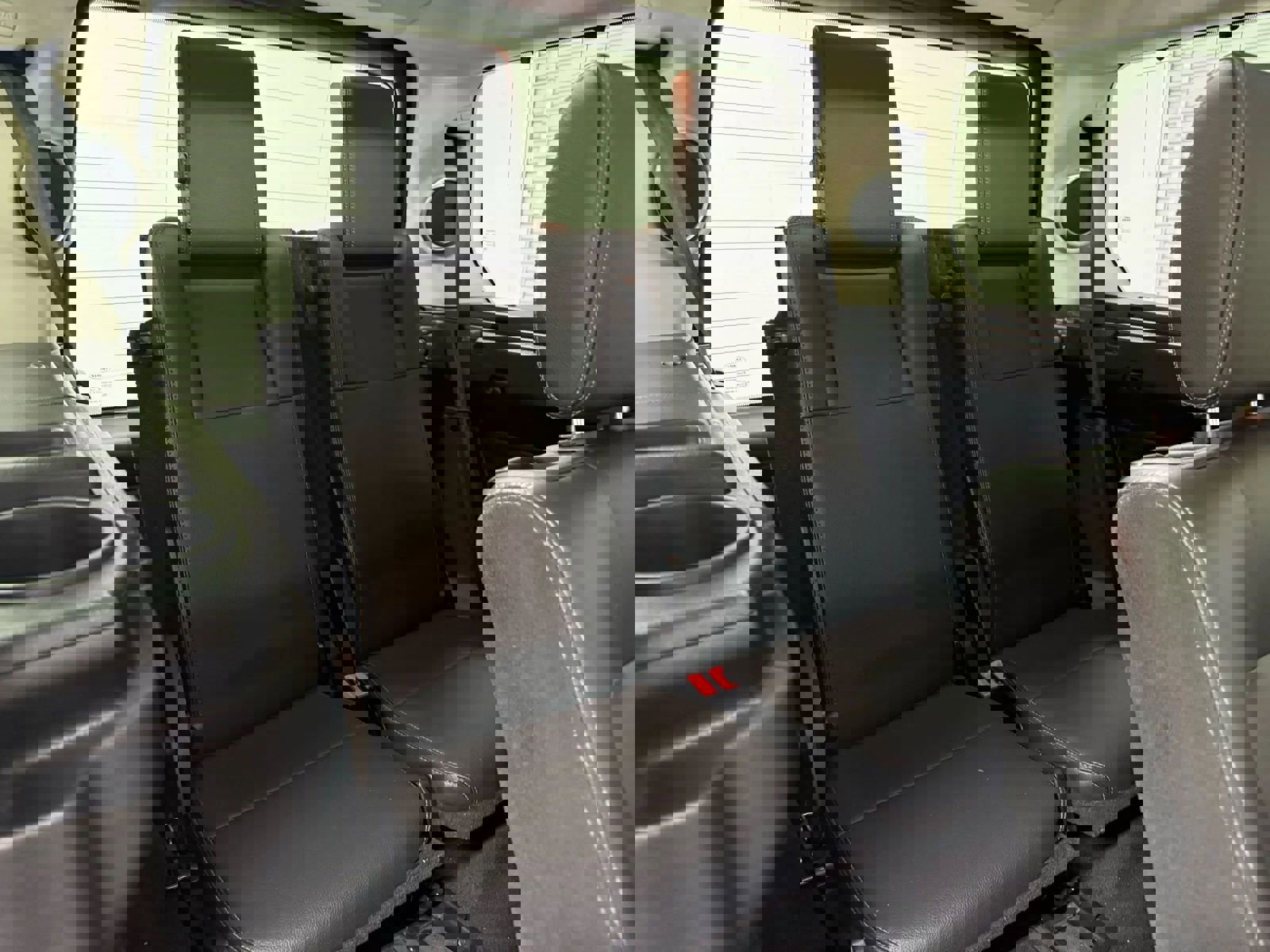 Used 2016 Land Rover LR4 HSE image 21