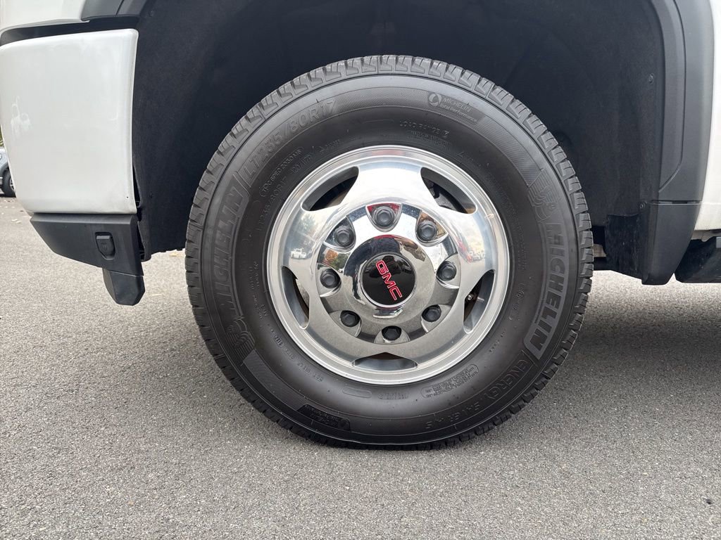 Used 2023 GMC Sierra 3500 Denali image 12