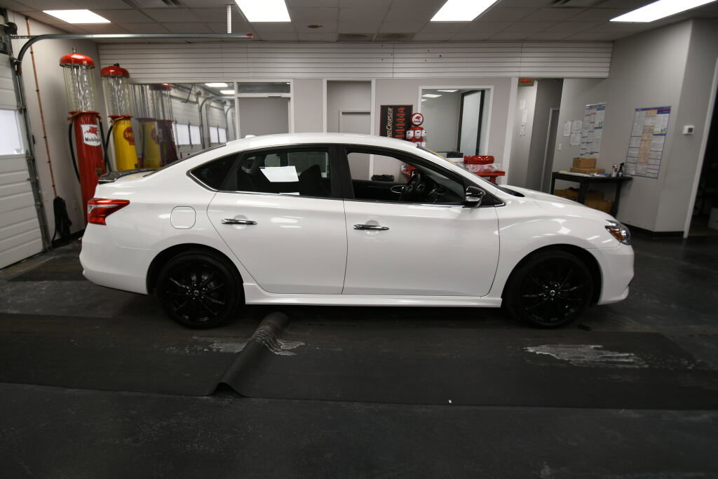 Used 2018 Nissan Sentra SR w/ Technology Package image 9