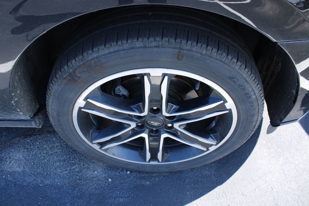 Used 2019 Ford Expedition Limited w/ Equipment Group 303A AWD/4WD image 4