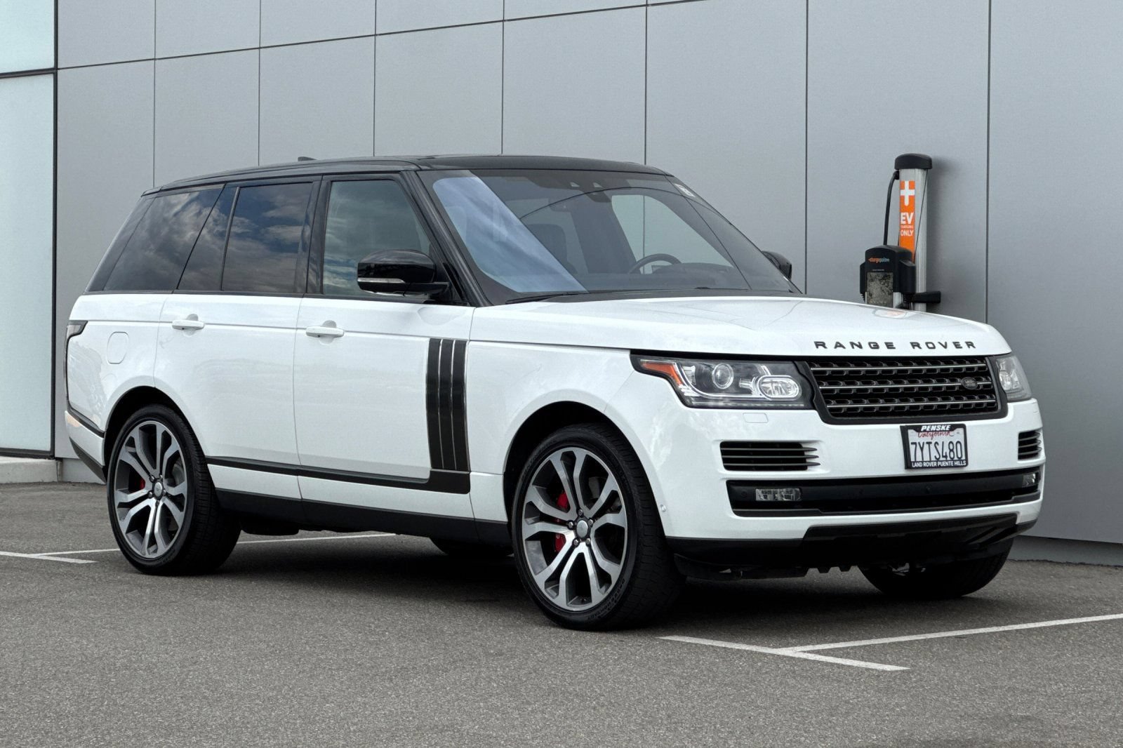 Used 2017 Land Rover Range Rover SV Autobiography Dynamic AWD/4WD image 7