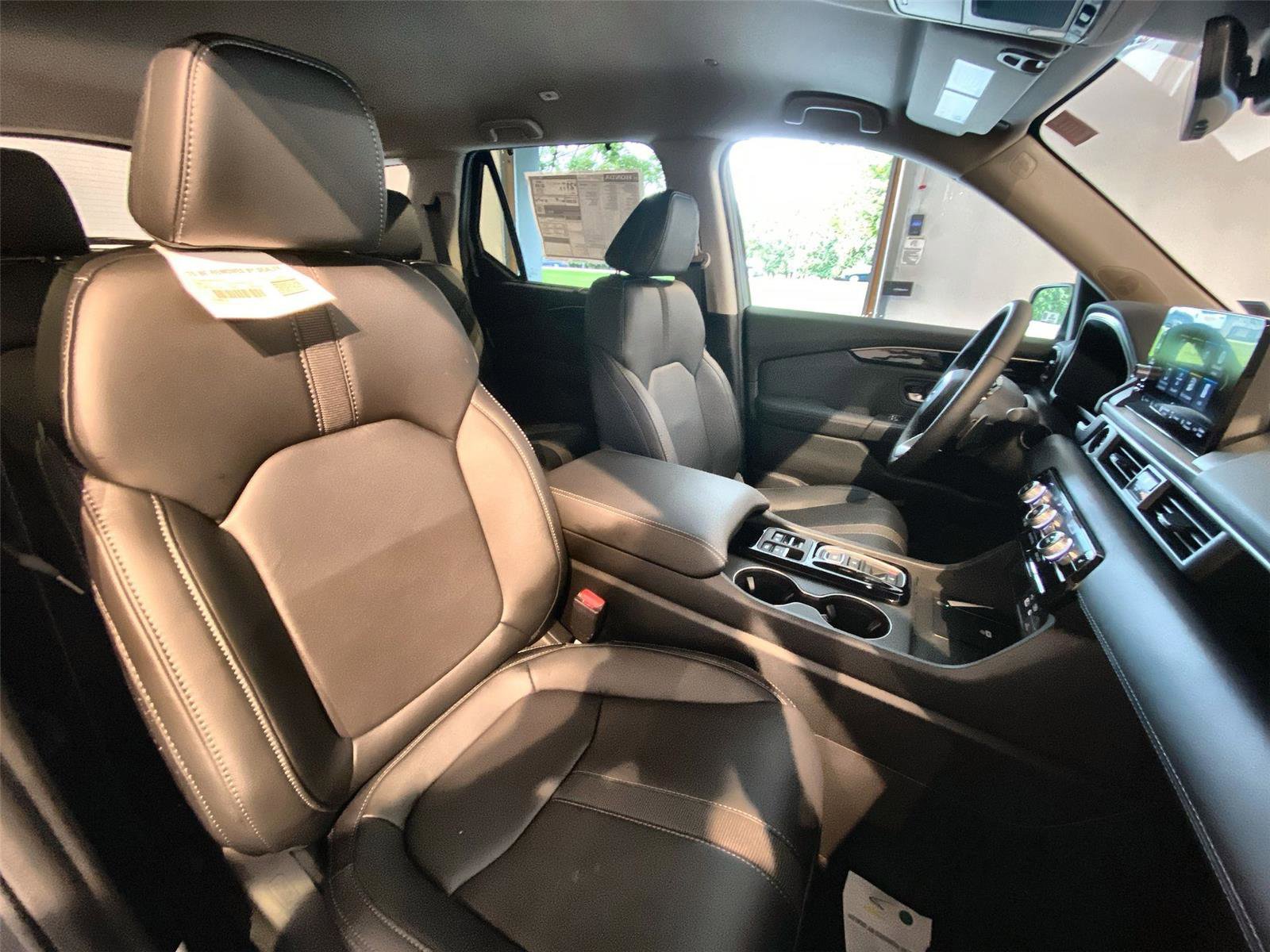 Used 2025 Honda Pilot EX-L image 24