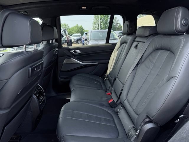 Used 2019 BMW X7 xDrive50i w/ M Sport Package AWD/4WD image 25