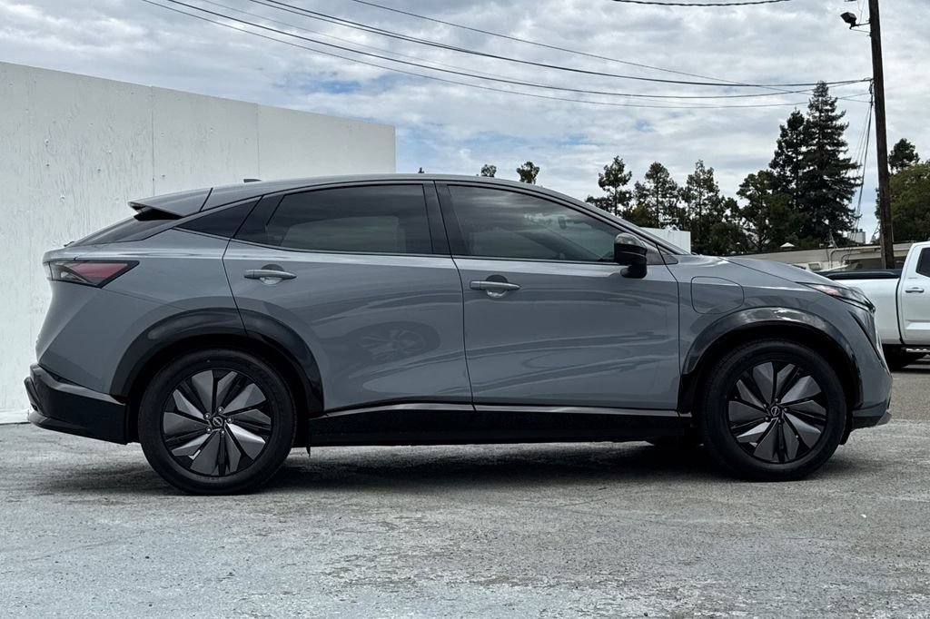 Used 2024 Nissan Ariya AWD image 2