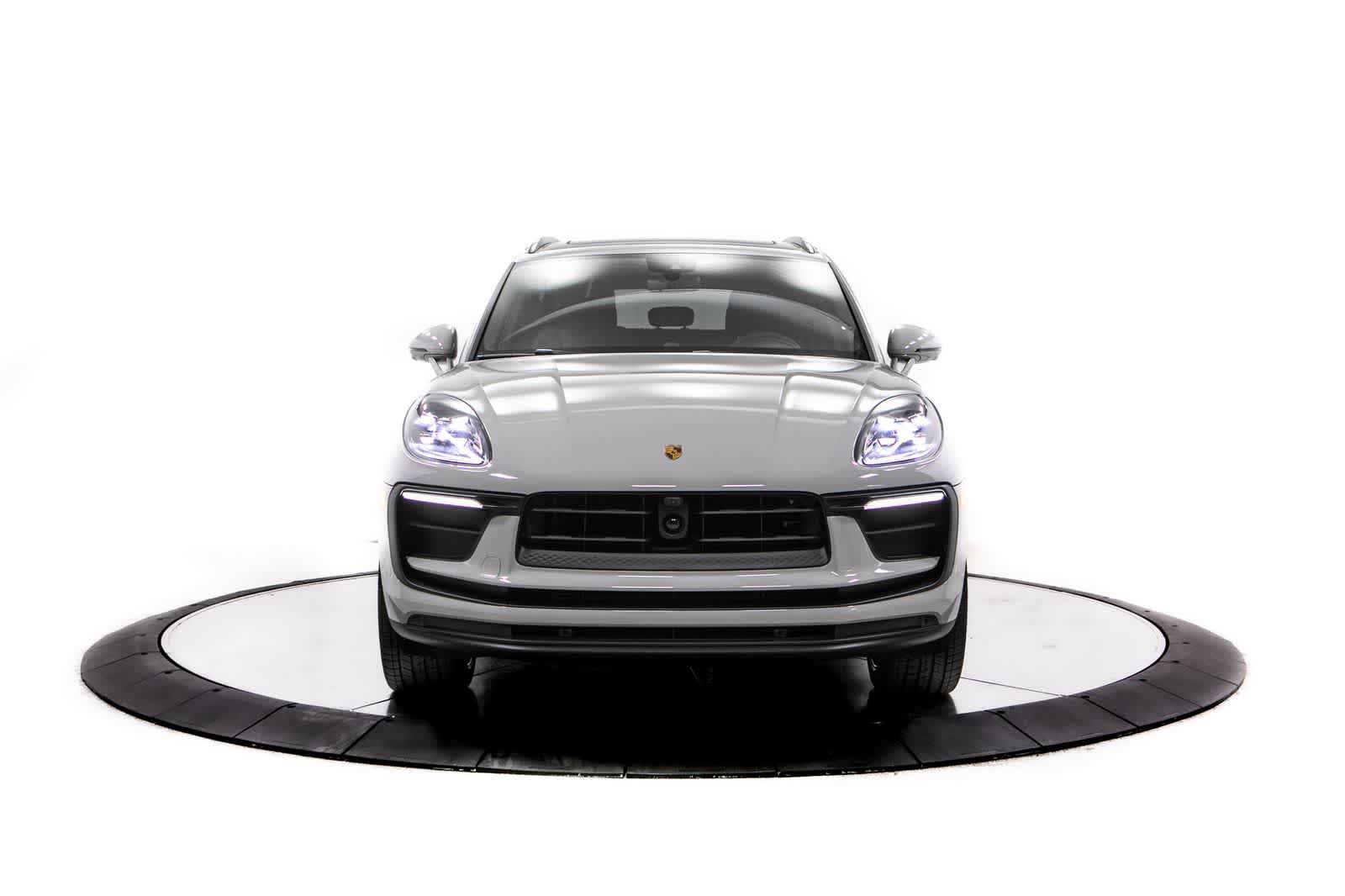 New 2026 Porsche Macan AWD/4WD image 10