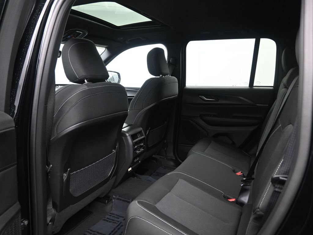 New 2026 Jeep Grand Cherokee Laredo X AWD/4WD image 29