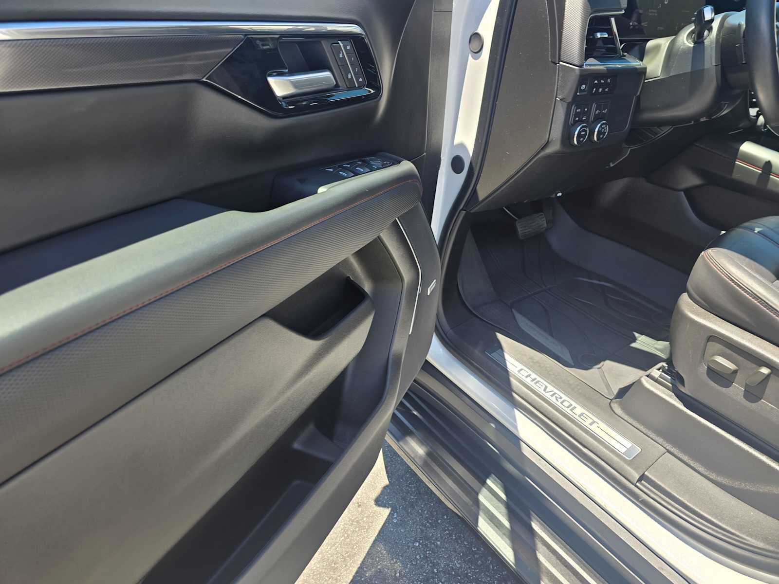 Used 2025 Chevrolet Tahoe RST w/ RST Capability Package AWD/4WD image 23