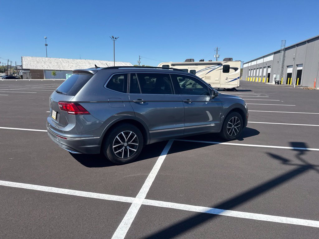 Used 2021 Volkswagen Tiguan SE w/ Panoramic Sunroof Package FWD image 13