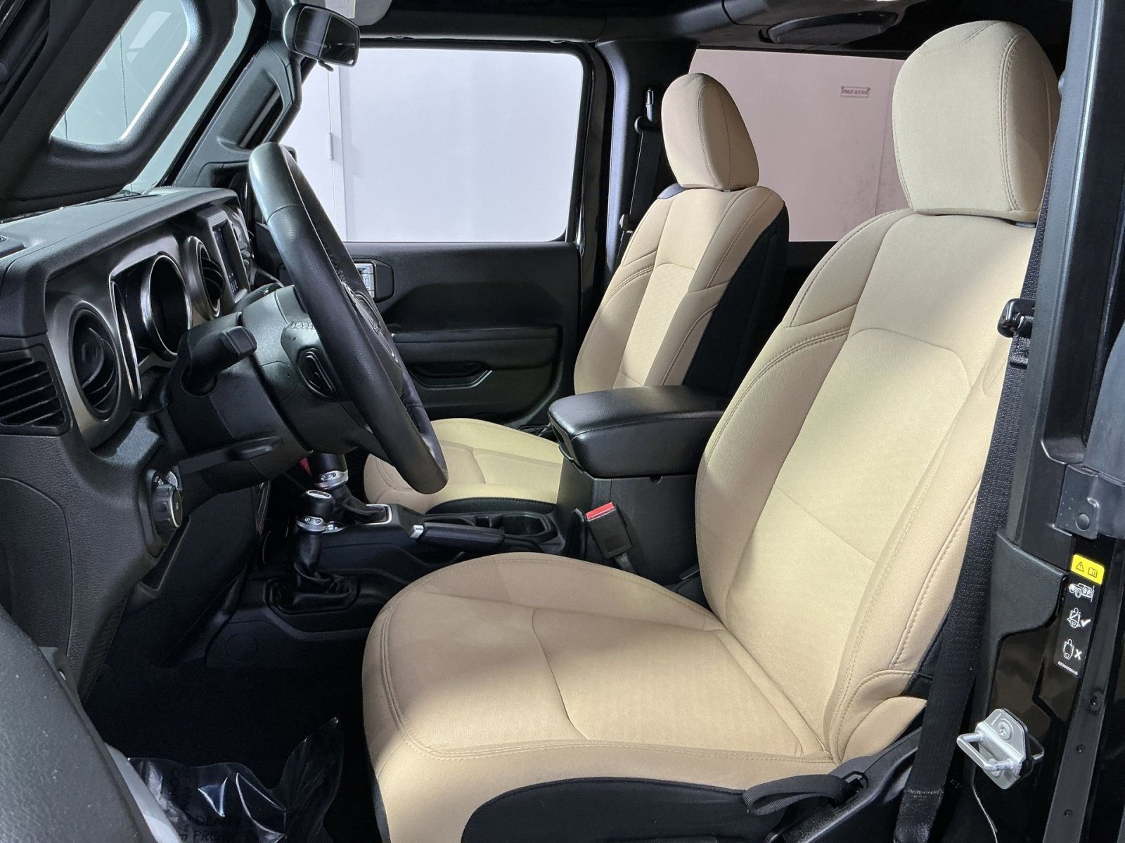 Used 2021 Jeep Wrangler Sport S image 21