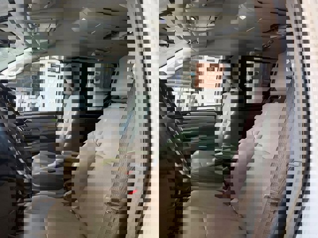 Used 2012 Volkswagen Routan SE FWD image 6