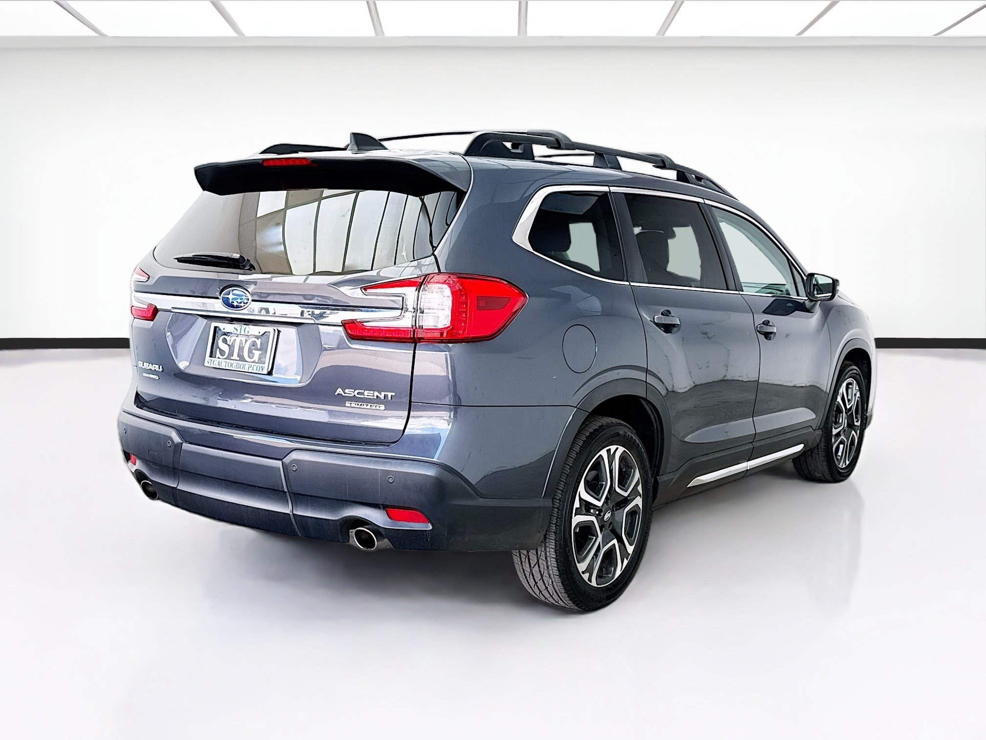 Used 2023 Subaru Ascent Limited AWD/4WD image 4