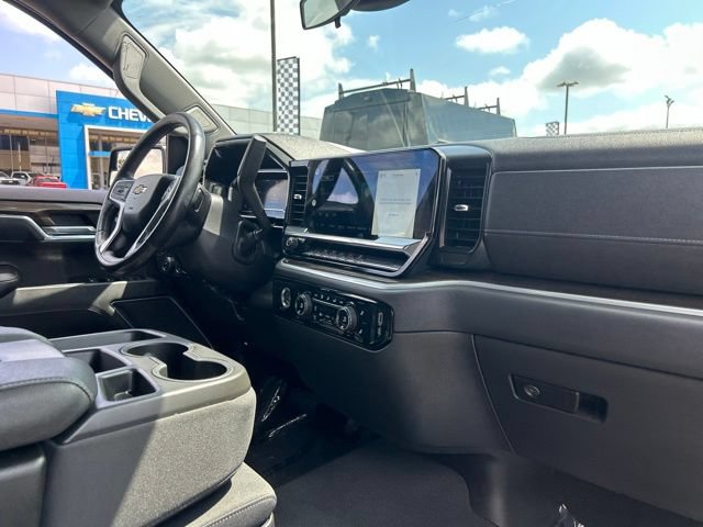Used 2022 Chevrolet Silverado 1500 LT AWD/4WD image 33