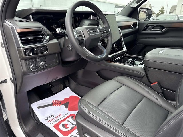 Used 2025 GMC Yukon Denali w/ Sun & Power Step Package image 10