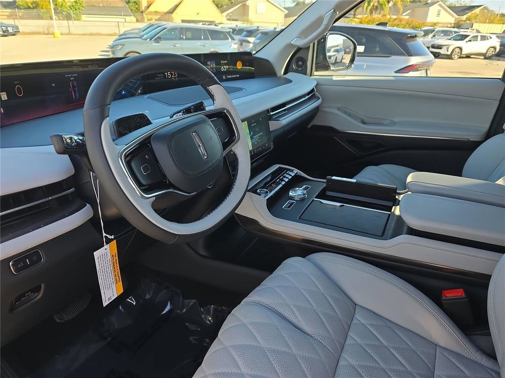 New 2026 Lincoln Navigator L Black Label w/ Black Label Special Edition image 19