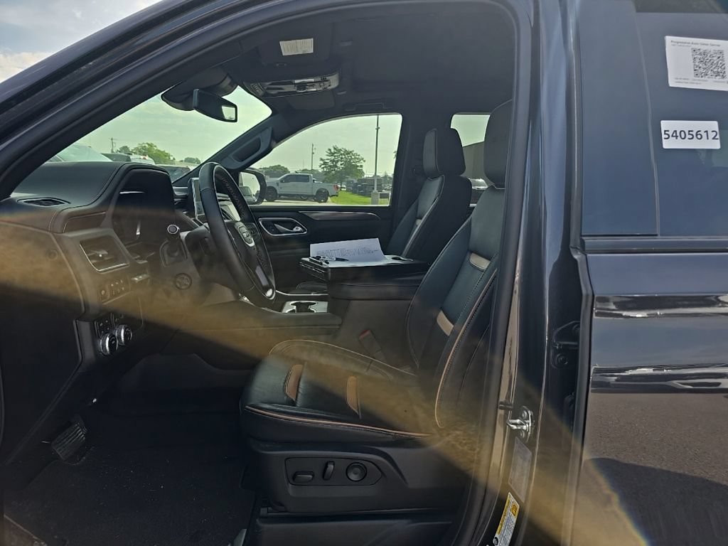 Used 2024 GMC Yukon AT4 w/ Technology Package AWD/4WD image 14